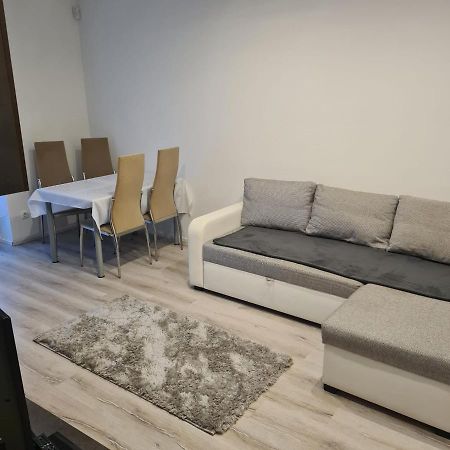 Verebes Apartman Gyor Ngoại thất bức ảnh