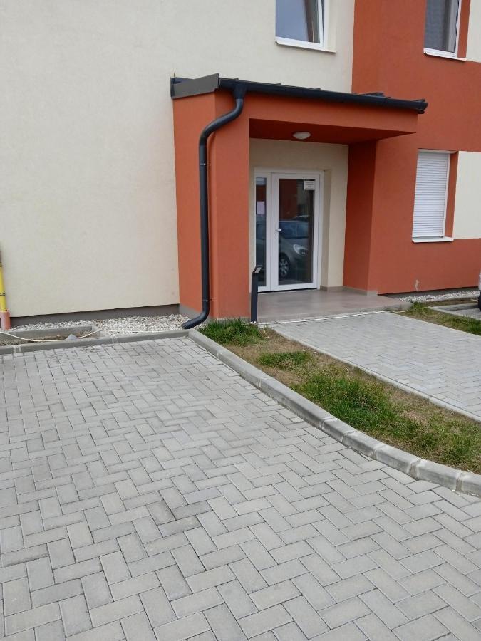 Verebes Apartman Gyor Ngoại thất bức ảnh