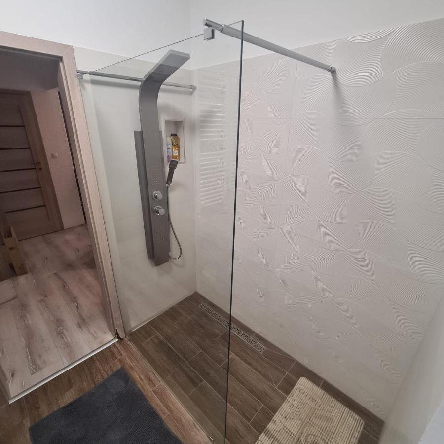 Verebes Apartman Gyor Ngoại thất bức ảnh